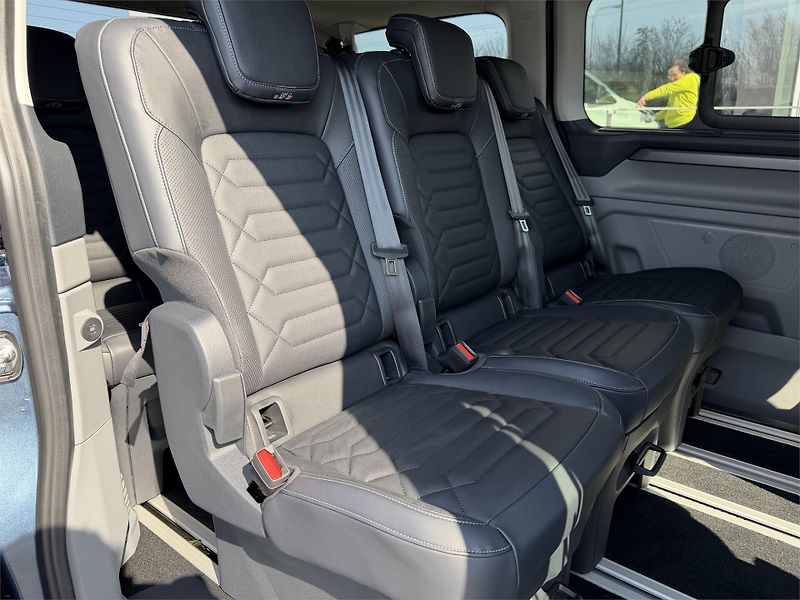 Ford Tourneo Custom (2025) Titanium X L1, Tourneo, 2.0 Ec - fotka 11 z 18