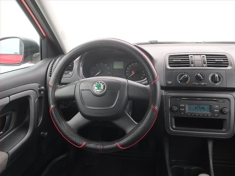 Škoda Fabia (2012) 1.4 16V, Serv.kniha - fotka 7 z 15