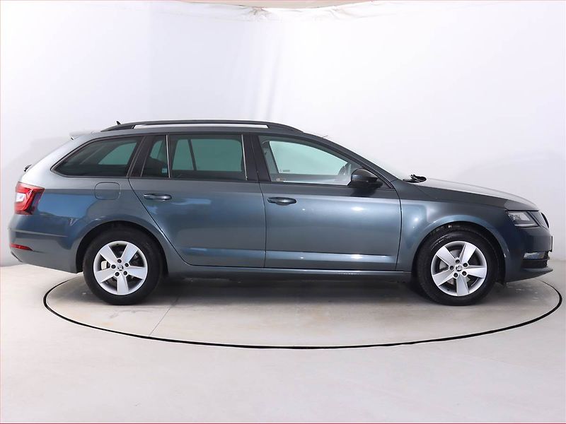Škoda Octavia (2018) 2.0 TDI, Navi, Tempomat - fotka 6 z 18