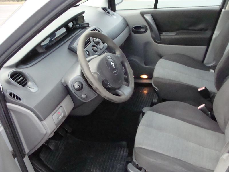 Renault Scénic 1.6i, klima, nová STK !! - fotka 10 z 33