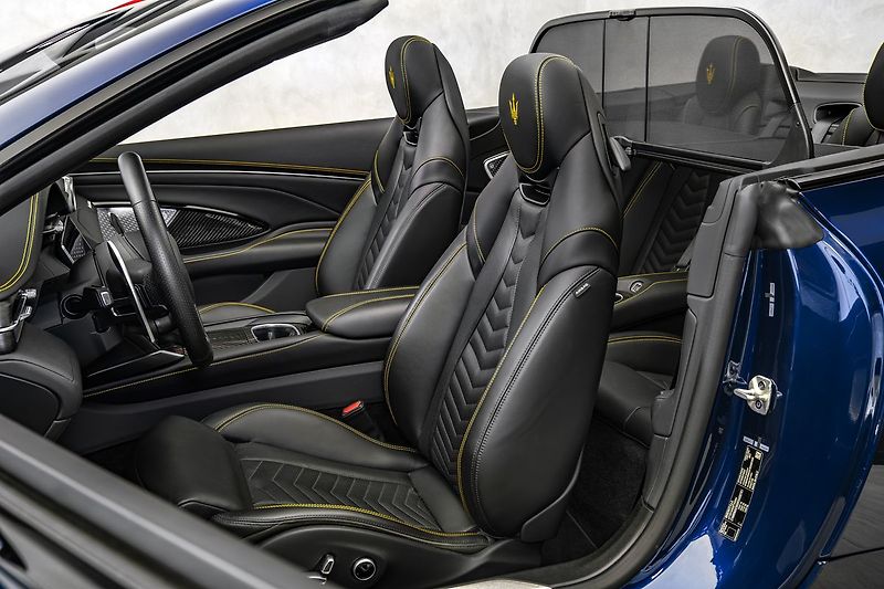 Maserati GranCabrio Trofeo - fotka 20 z 32