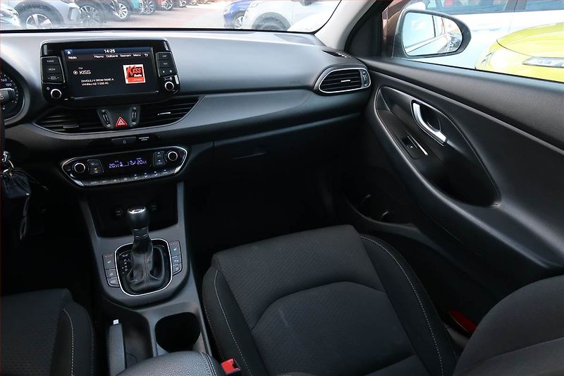 Hyundai i30 (2019) Style 1.4 T-GDI, Automat - fotka 8 z 19
