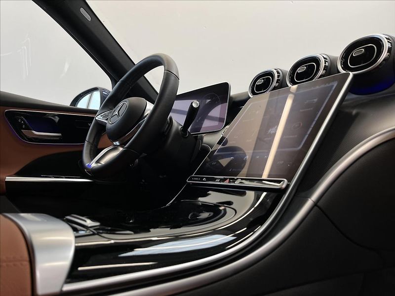 Mercedes-Benz Třídy C 300 4MATIC kombi - fotka 16 z 22