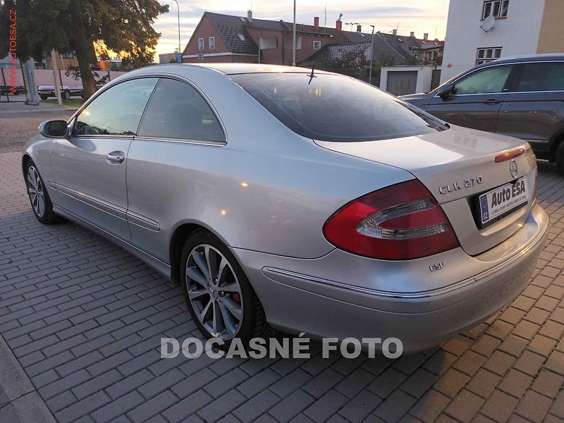 Mercedes-Benz CLK (2005) 2.7CDi, kůže, autoAC - fotka 2 z 3