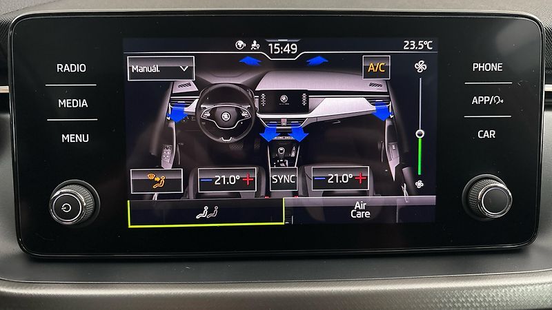 Škoda Scala 1.0 TSI DSG Style - fotka 24 z 24
