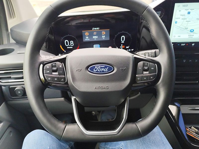 Ford Tourneo Custom (2025) Tourneo Custom L1,TITANIUM,2.0 - fotka 9 z 35