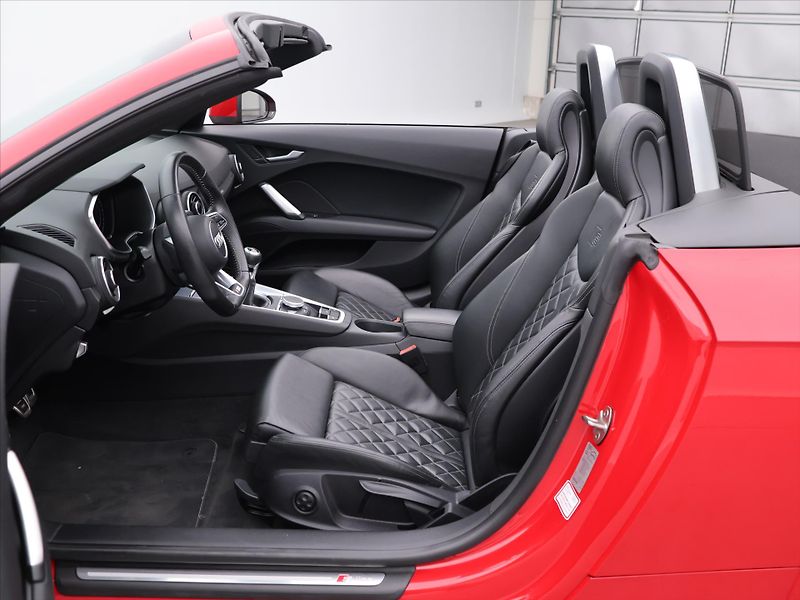 Audi TT 1,8 TSI 132kW S-Line 60'573km - fotka 17 z 37