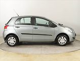 Toyota Yaris (2010) 1.0 VVT-i, ČR,1.maj - náhled 6