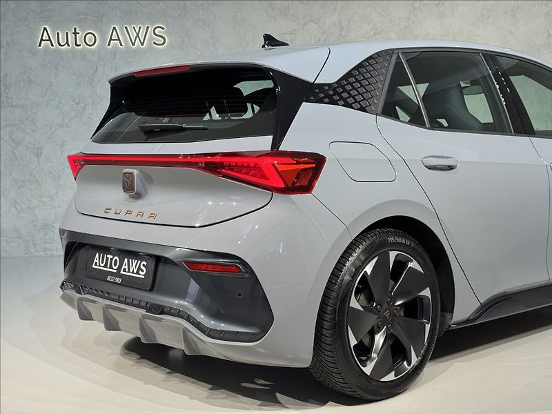 Cupra Born 150kW LED SoH 96,5% PDC - fotka 11 z 48