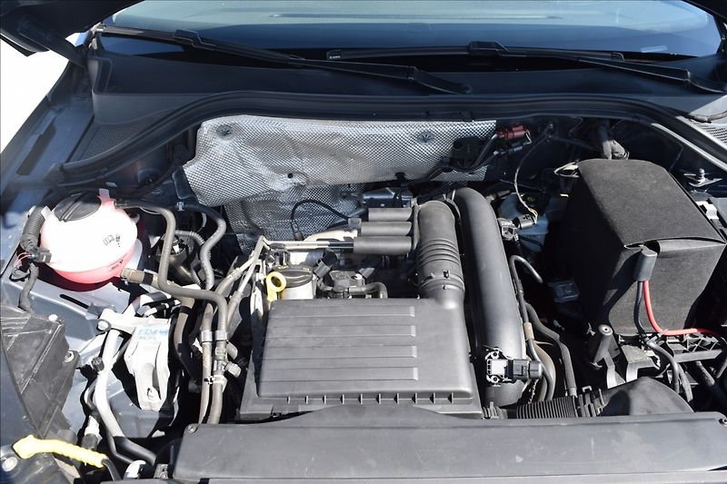 Volkswagen Tiguan 1,4 TSI 92KW R-LINE TOP STAV! - fotka 48 z 48