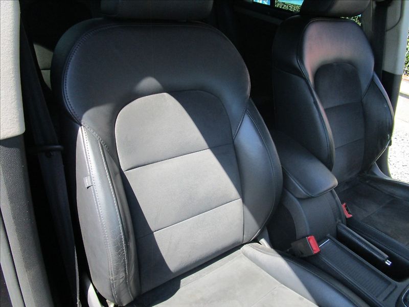 Škoda Superb Combi 2.0TDi 125kW Elegance - fotka 17 z 43