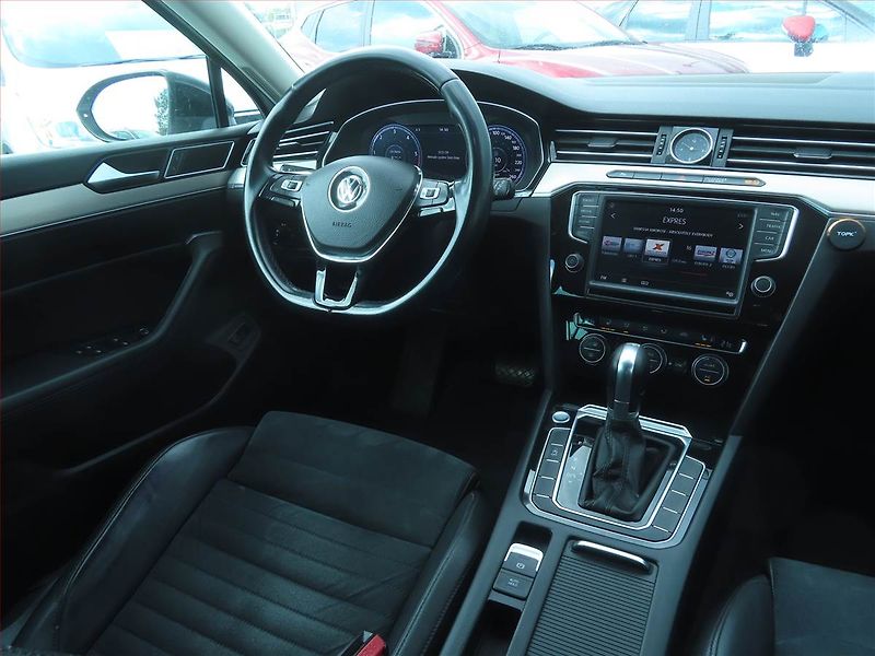 Volkswagen Passat (2016) 2.0 TDI, Automat, Kůže, Navi - fotka 7 z 21