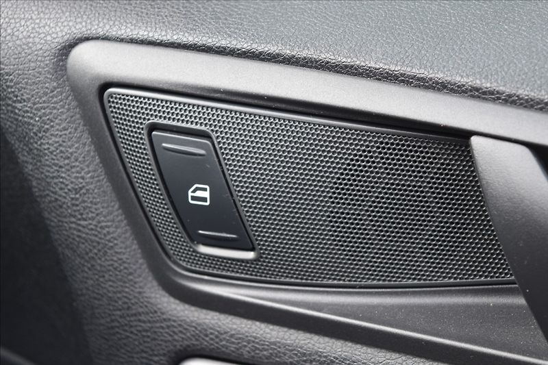 Škoda Octavia 1,2 i 77KW KLIMA VÝHŘ.ČEL.SKLO - fotka 31 z 37