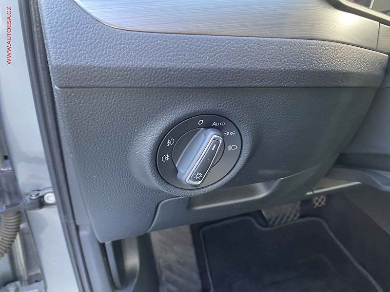 Škoda Superb (2017) 2.0 TDi, Style, DSG, bixen - fotka 16 z 20