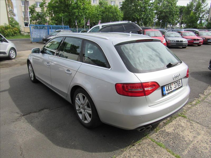 Audi A4 Avant 2,0 TDi 130KW Attraction - fotka 4 z 36