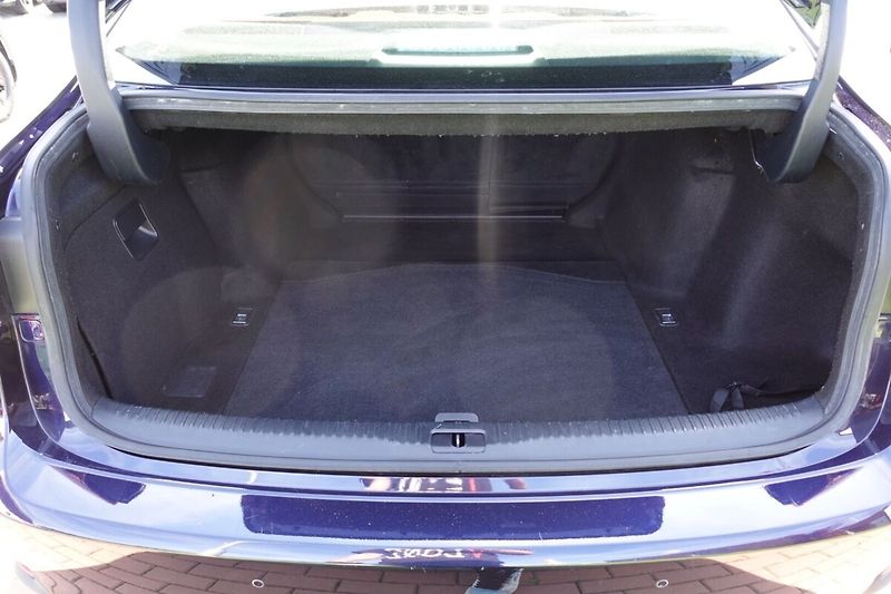 Lexus IS 300h Executive Navi - fotka 14 z 34