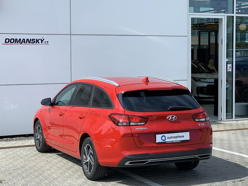 Hyundai i30 WG COMFORT 1.0 T-GDI 88kW DCT - fotka 13 z 25