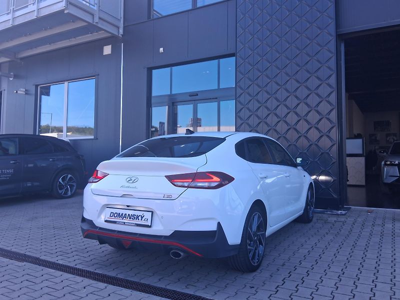 Hyundai i30 N-LINE 1.5 T-GDi 117 kW - fotka 3 z 26