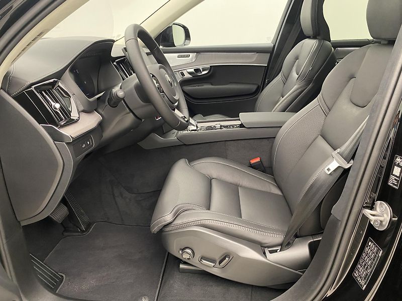 Volvo XC90 (2026) T8 AWD RECHARGE DARK ULTRA - fotka 3 z 68