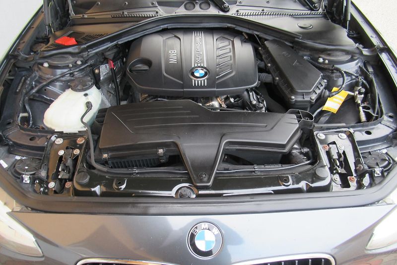 BMW Řada 1 116d 2.0D AUT. KLIMA XENONY - fotka 21 z 22