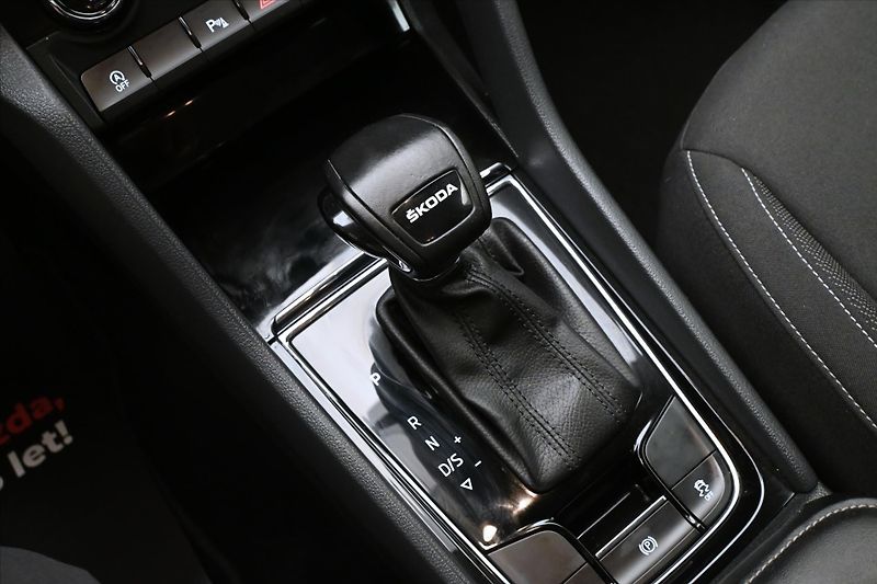 Škoda Karoq 2,0 TDI 85 kW DSG EL.KUFR Záru - fotka 22 z 31