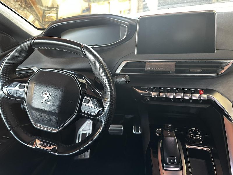 Peugeot 5008 (2018) - fotka 8 z 12