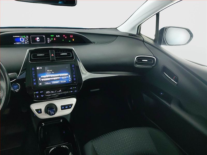 Toyota Prius (2018) 1.8 PHV, Automat, Serv.kniha - fotka 8 z 21