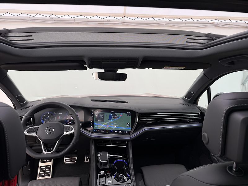 Volkswagen Touareg 3.0Tdi*210kw*1-MAJ*DPH*R-Line* - fotka 24 z 50