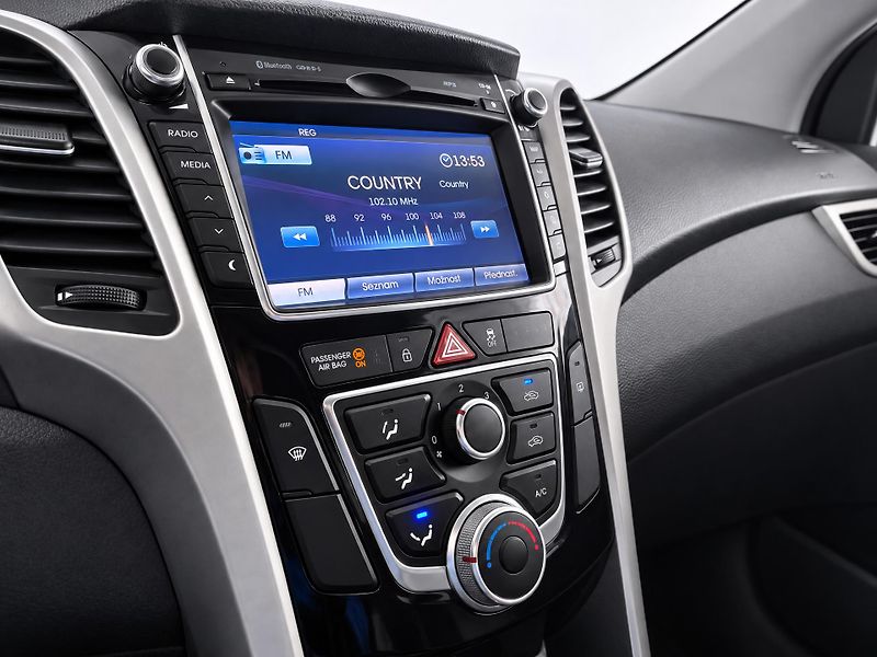 Hyundai i30 1,4 CVVT 73KW NAVI ORIG. ALU - fotka 16 z 27