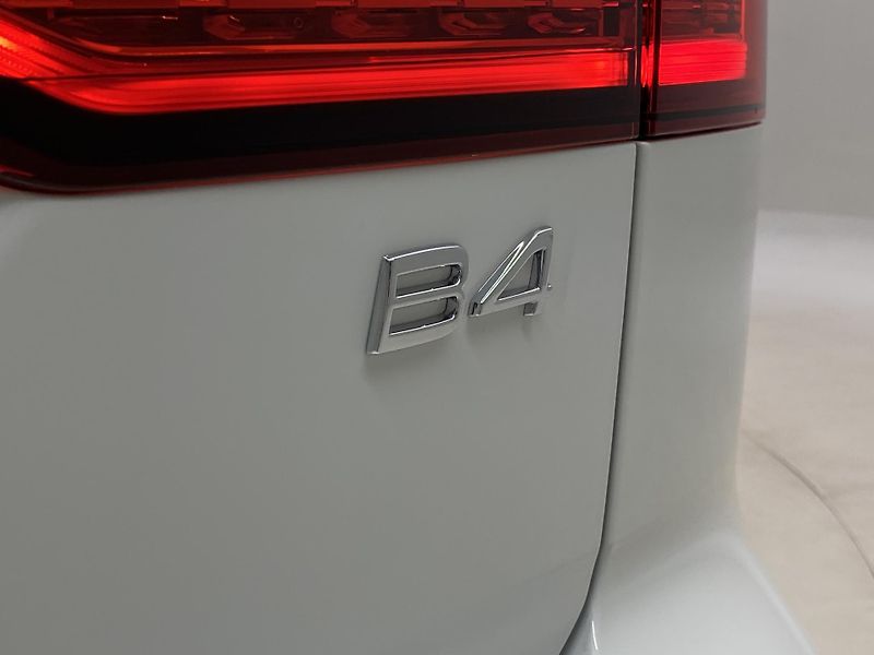 Volvo V60 (2026) B4 AUT CORE - fotka 20 z 56