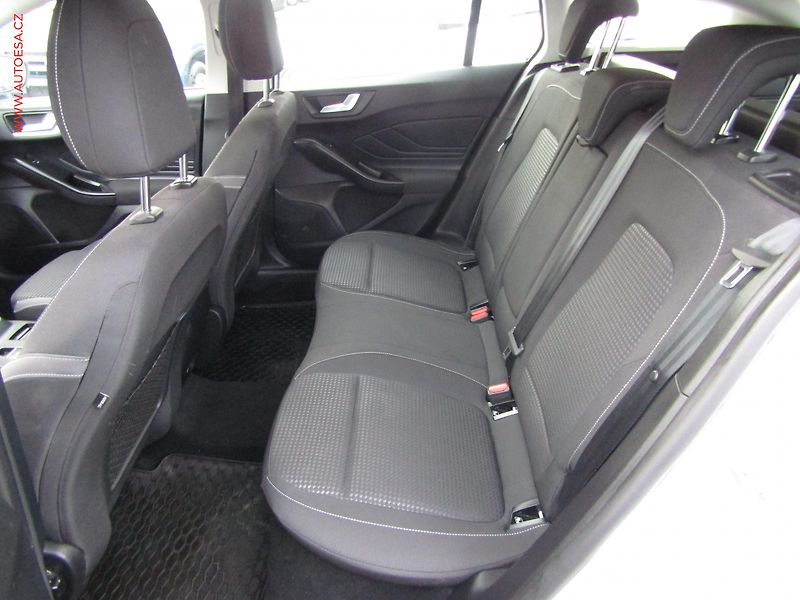 Ford Focus (2020) 1.5 TDCi, ČR, AC, park.čidla - fotka 10 z 21