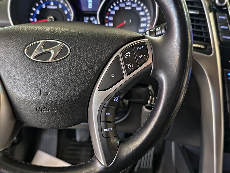 Hyundai i30 1.6 GDi 88kW KAMERA VÝHŘEVY ČR - fotka 19 z 23