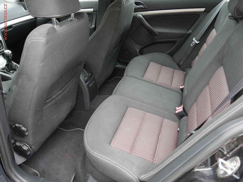 Škoda Octavia (2009) 2.0 TDi, ČR, servis.kniha - fotka 10 z 18
