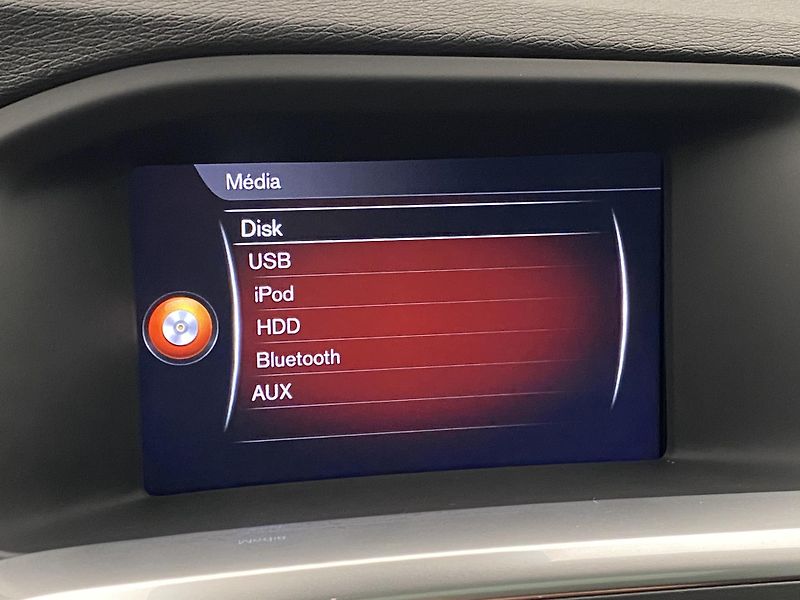 Volvo V60 CC D4 AWD SUMMUM AUT  - fotka 38 z 42