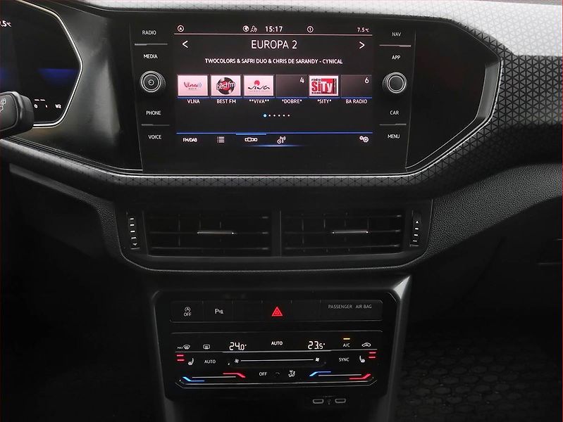 Volkswagen T-Cross (2023) 1.0 TSI - fotka 12 z 17