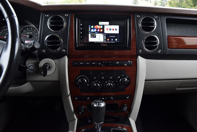 Jeep Commander 3.0 CRD V6 AT 4WD LIMITED,7SED - fotka 19 z 50