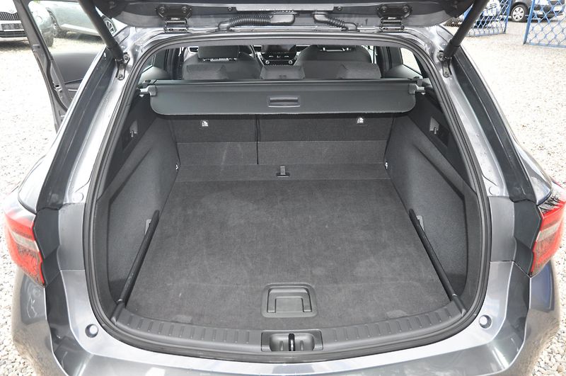 Toyota Corolla 1.8 Hybrid KOMBI - fotka 8 z 19