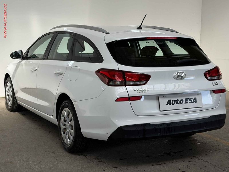 Hyundai i30 (2020) 1.4  CVVT, 1.maj,ČR, Trikolor - fotka 6 z 16