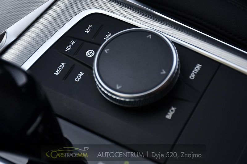 BMW Řada 3 320D xDrive 2xALU 1M ČR - fotka 39 z 54