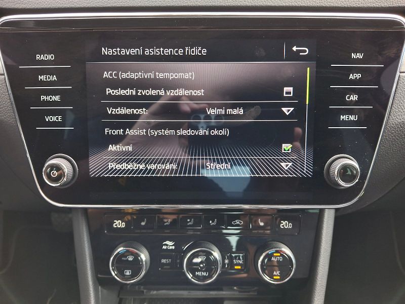Škoda Superb (2019) Style Extra DSG 2,0TDi 140kW - fotka 26 z 35
