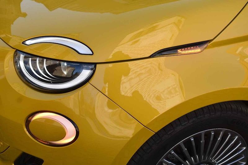 Fiat 500 je stále krásné auto. Nyní už nemusí být jen elektrický.