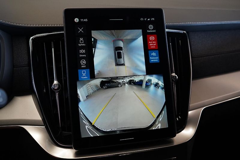 Volvo XC90 T8 PLUS Black Edition, Vzduch - fotka 27 z 50