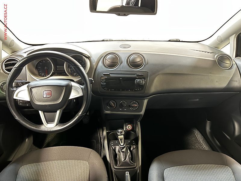 Seat Ibiza (2011) 1.2 TSi, klima, el. okna - fotka 8 z 14