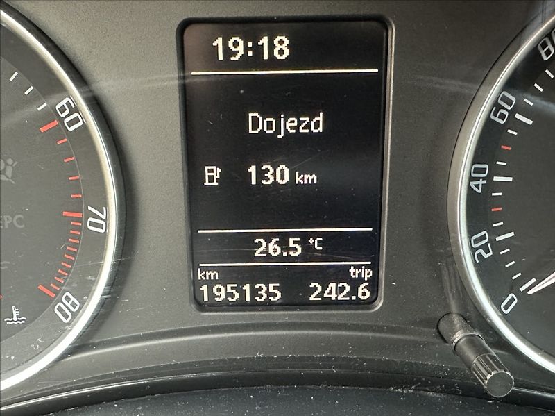 Škoda Octavia 1,8 TSI 152PS  Ambition Family - fotka 32 z 48
