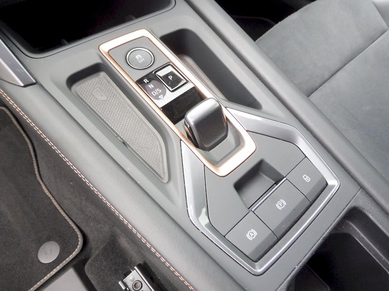 Cupra Leon (2024) 2,0 TSI 221kW DSG - fotka 18 z 28