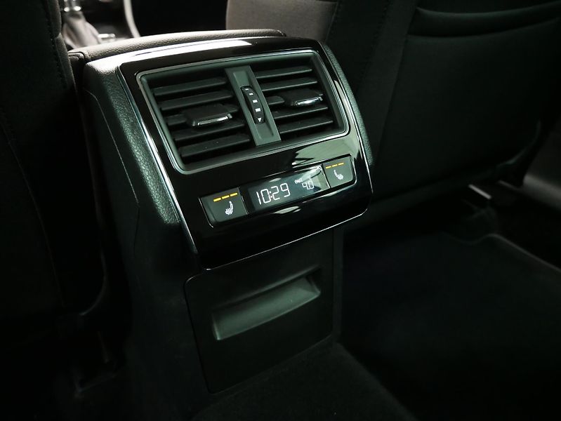 Škoda Superb - fotka 22 z 25