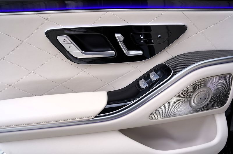 Mercedes-Benz Třídy S S 400d Long 4Matic AMG/ČR/DPH - fotka 17 z 44