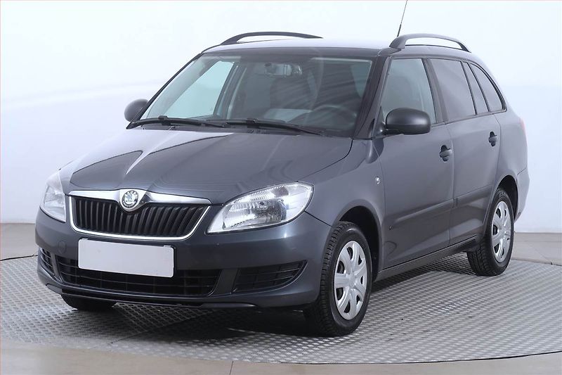 Škoda Fabia (2011) 1.4 16V, Serv.kniha - fotka 2 z 17