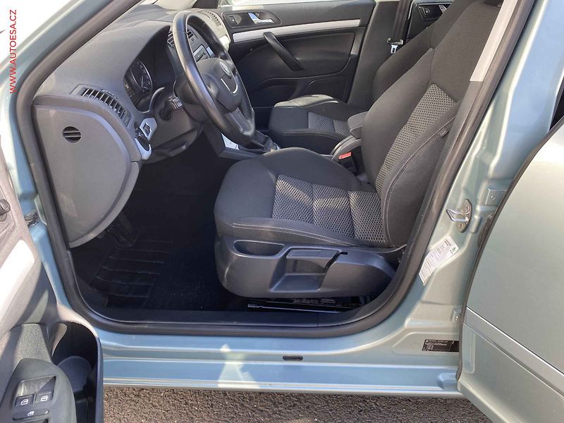Škoda Octavia (2010) 1.4 TSi, Sport, xenon, +kola - fotka 9 z 18
