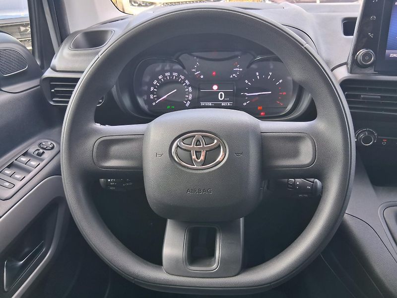 Toyota ProAce City Verso SHUTTLE 1.2 TURBO 81 kW    - fotka 11 z 20